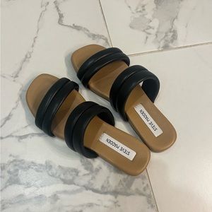 Size 8 Steve Madden Black & Tan Slip-on Sandals - Worn once! Like new condition